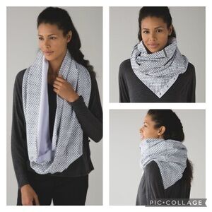 Lululemon Vinyasa Scarf *Fleece in Dottie Eyelet White Black / White